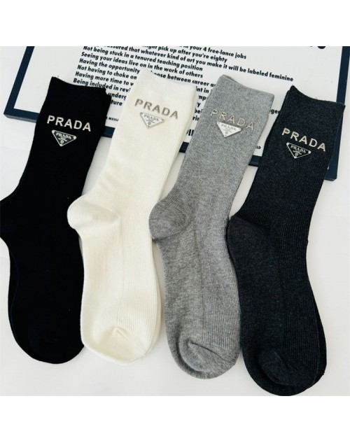 Prada プラダ袜子 靴下 品番：X-LI-PRA-57035ラインで在庫確認とご注文の際、品番を教えてください